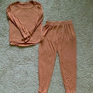 Xs Kyte Baby women’s jogger pajama set in coral